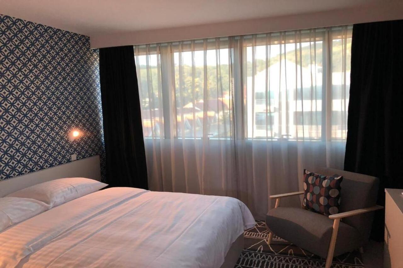 Hotel Cubis เลนดาวา ภายนอก รูปภาพ