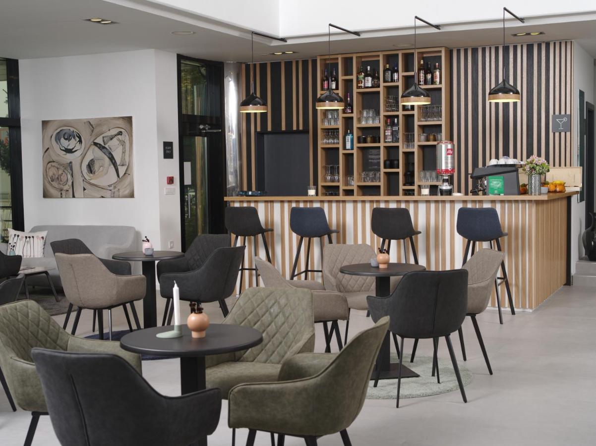 Hotel Cubis เลนดาวา ภายนอก รูปภาพ