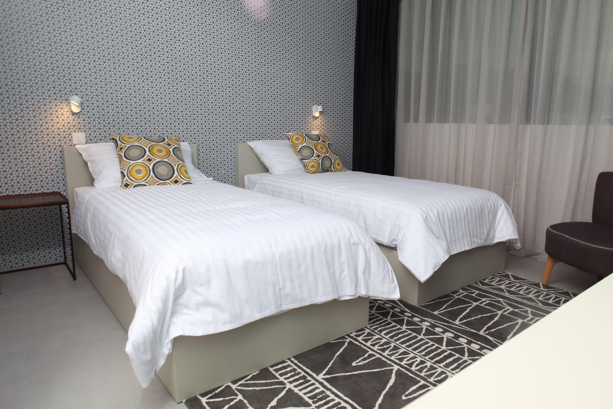 Hotel Cubis เลนดาวา ภายนอก รูปภาพ